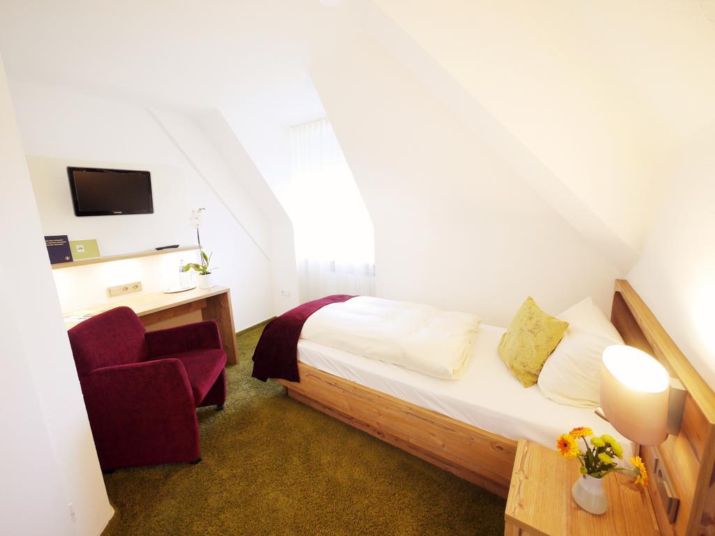 Kreuz-Post Hotel-Restaurant-Spa Vogtsburg Room photo